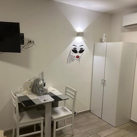La Stradina Apartment Barletta Bagian luar foto
