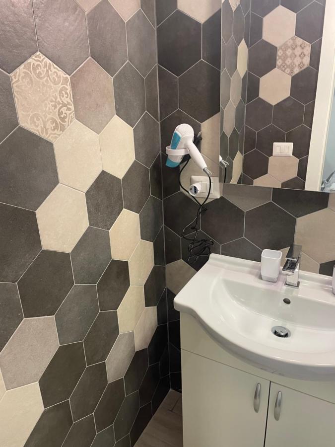 La Stradina Apartment Barletta Bagian luar foto